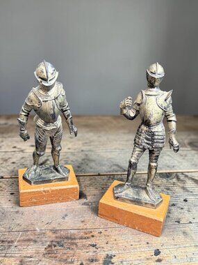 Pair Of Vintage Depose Italy Knight Figurines On Wood Bases 1969 & 1970 Hard Pla